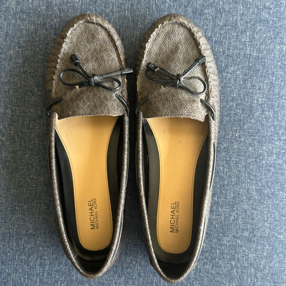 Michael Kors signature loafers size 9 barely worn
